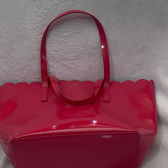 SOLD Kate Spade New York Lily Avenue Small Carrigan Patent Leather Tote Bag - Picture 3 of 5